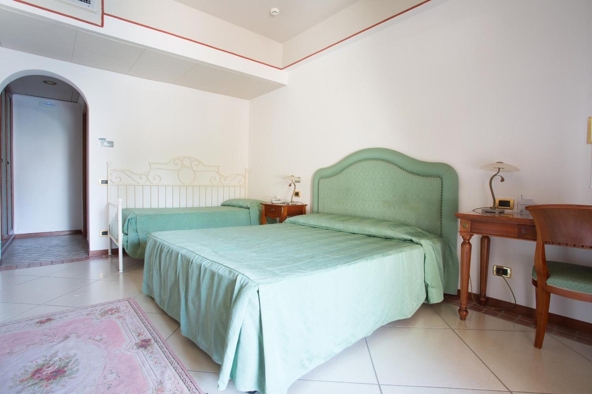 Hotel Tritone Lipari Bagian luar foto