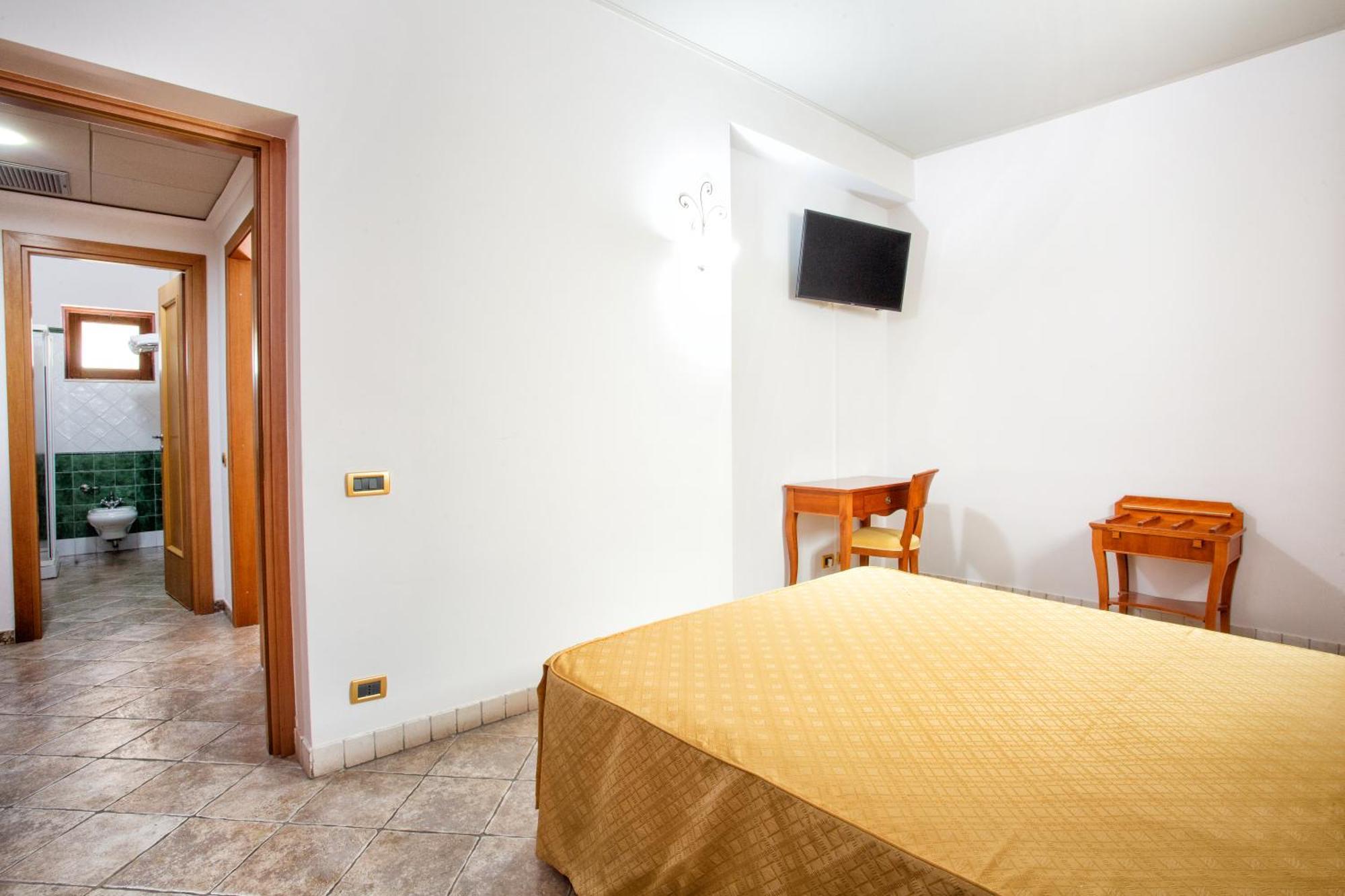 Hotel Tritone Lipari Bagian luar foto