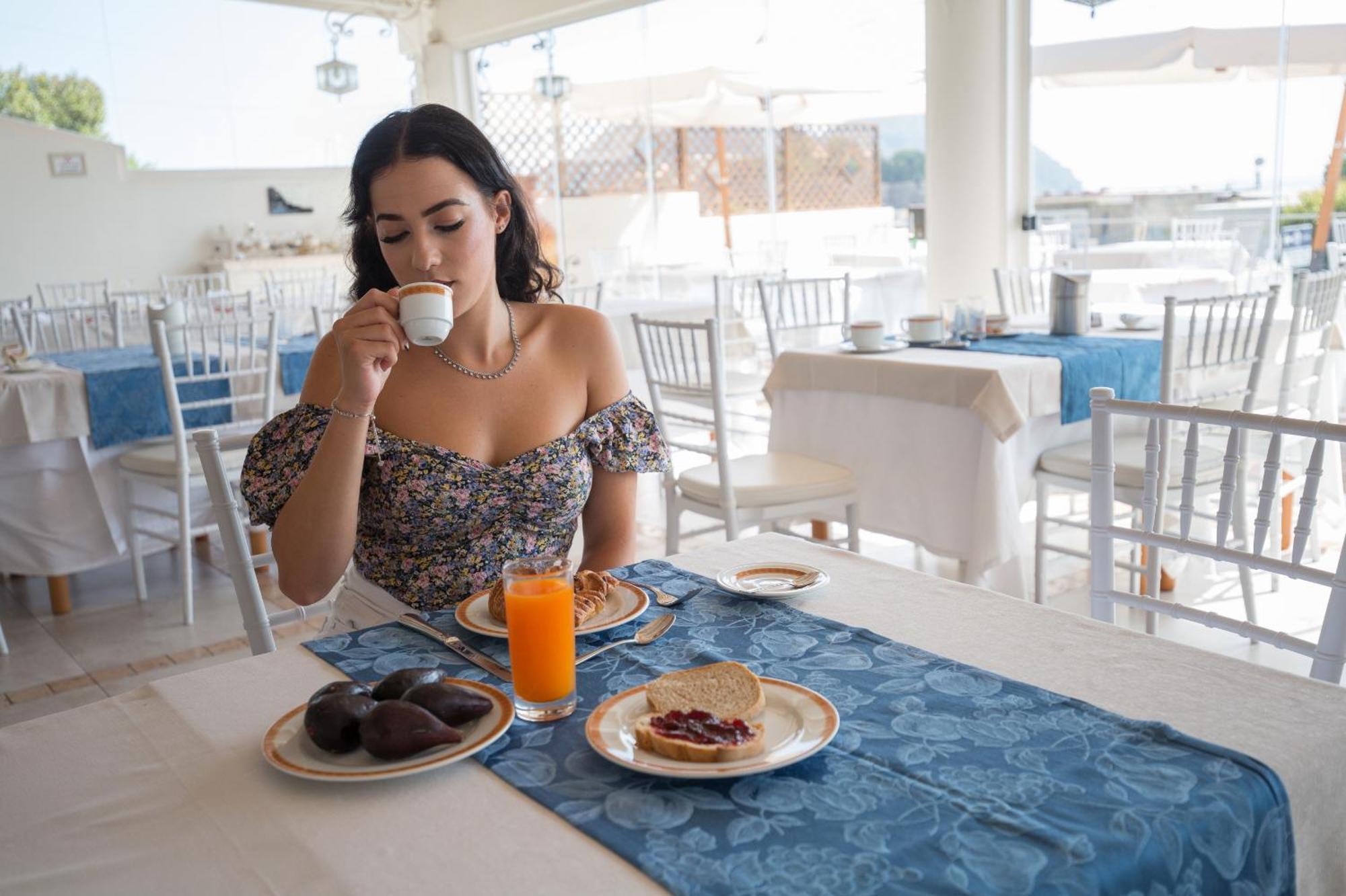 Hotel Tritone Lipari Bagian luar foto